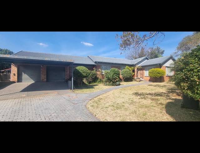 4 BEDROOM HOUSE FOR SALE IN ROOIHUISKRAAL